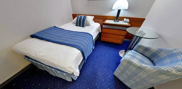 Fred Olsen Balmoral - Single Interior, N.jpg